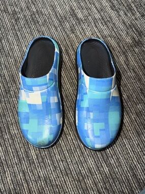 Oofos Oocloog Mules Clogs Size 9